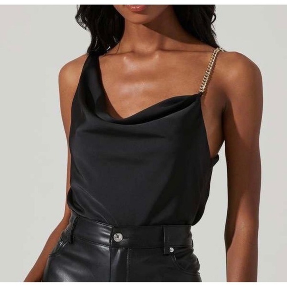 ASTR The Label Larisa Top Black One Shoulder Chain Strap Satin Cowl Neck